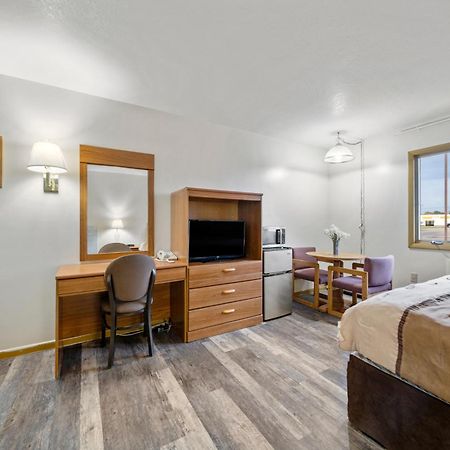Cass City Executive Inn מראה חיצוני תמונה