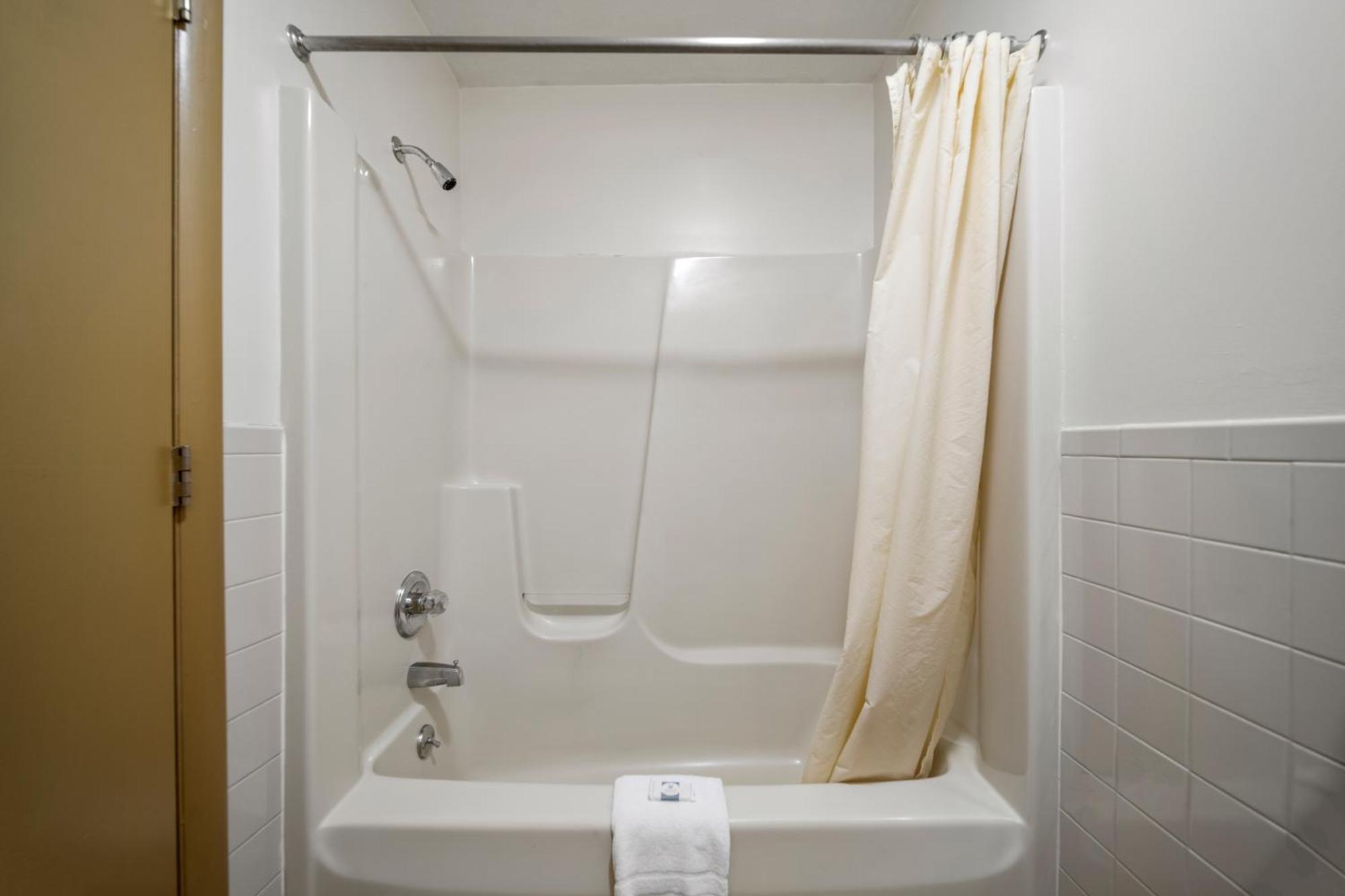 Cass City Executive Inn מראה חיצוני תמונה